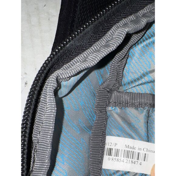 Thule Sweden Crossover Backpack Laptop Sunglasses Pocket Travel Hiking Black - Picture 7 of 10